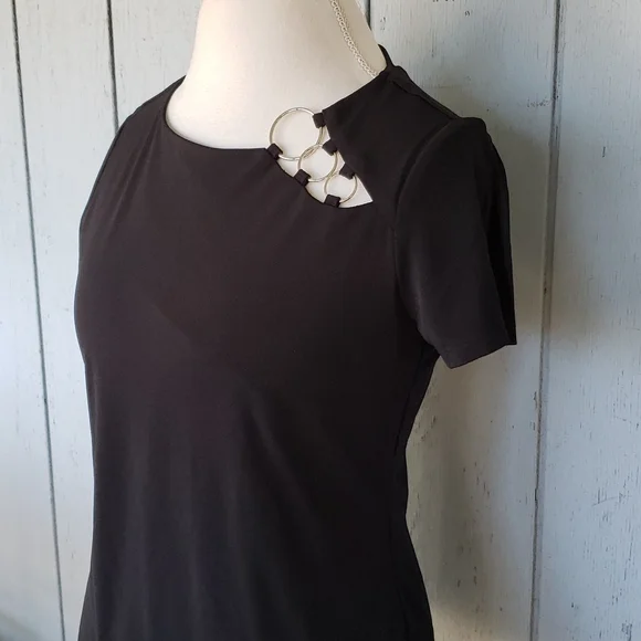 NWOT Black Tee. Silver Ring. Elegant Sexy - Picture 3 of 10